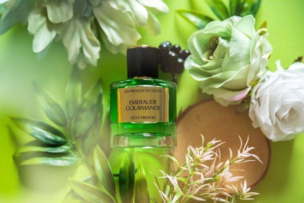 le parfum oriental Emeraude Gourmande de la marque Les Princes du Golfe sur des Fleurs