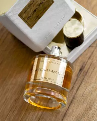 Une photo illustrative du parfum Baccara vanille.