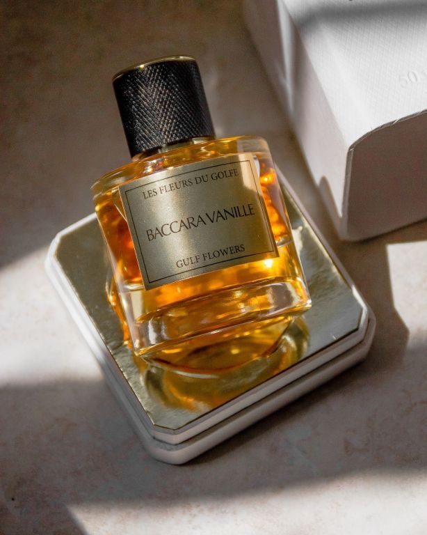 an illustrative photo of the baccara vanille perfume in its case.