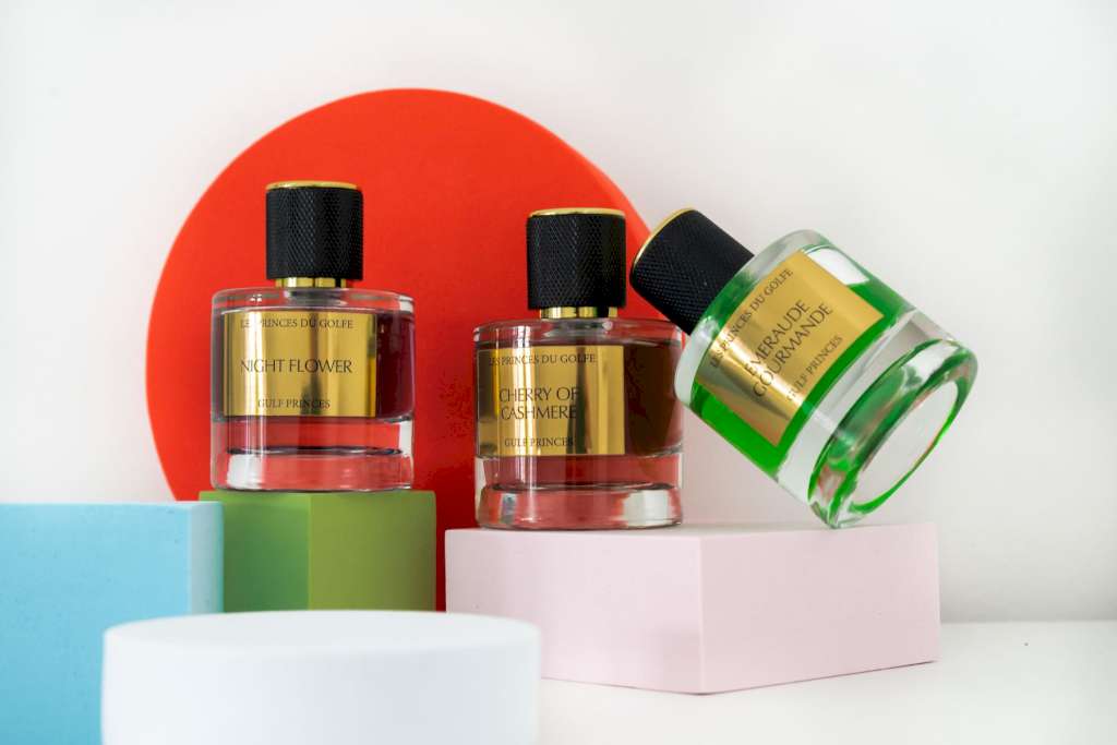 Le parfum mixte, une particularité des parfums orientaux. 
Une photo illustrative de trois parfums mixtes de la marque les fleurs du golfe.