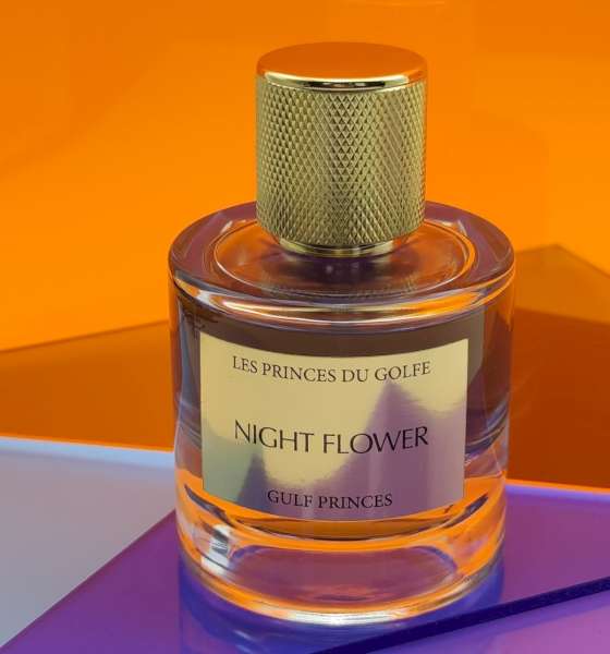 Une photo illustrative du flacon de parfum Night Flower de la marque les fleurs du golfe.